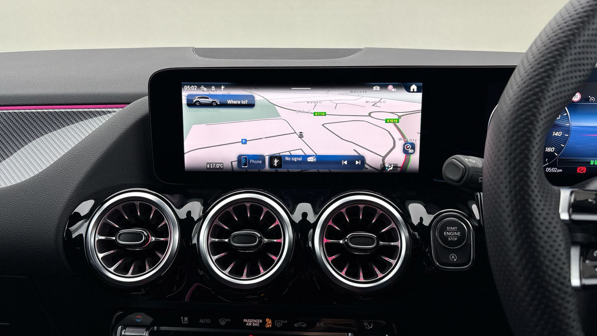 Mercedes-Benz GLA Image 17