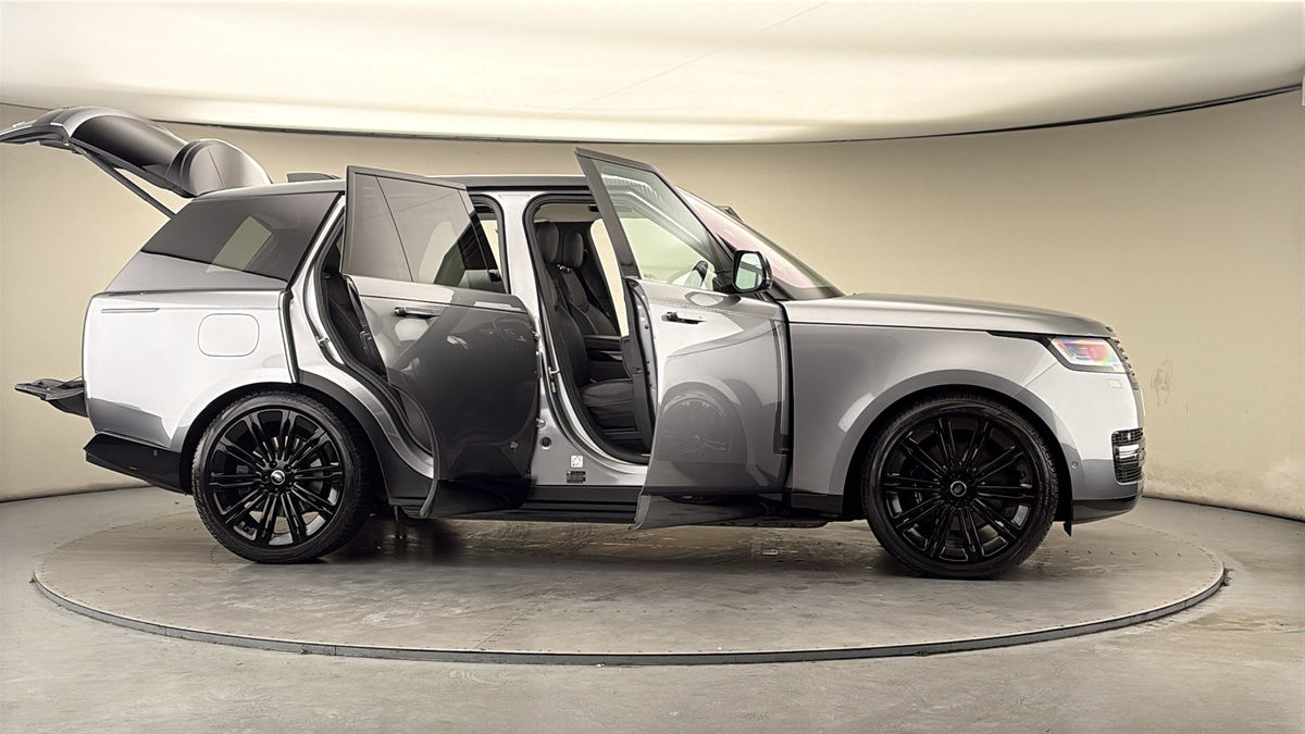 More views of Land Rover Range Rover