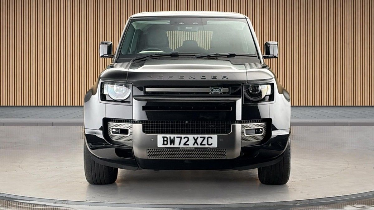 Land Rover Defender 110 Image 3