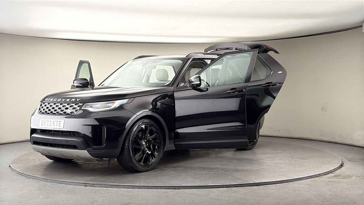 More views of Land Rover Discovery