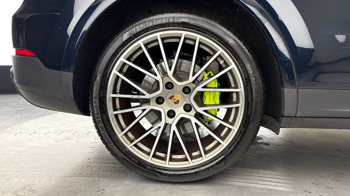 Porsche Cayenne Image 10