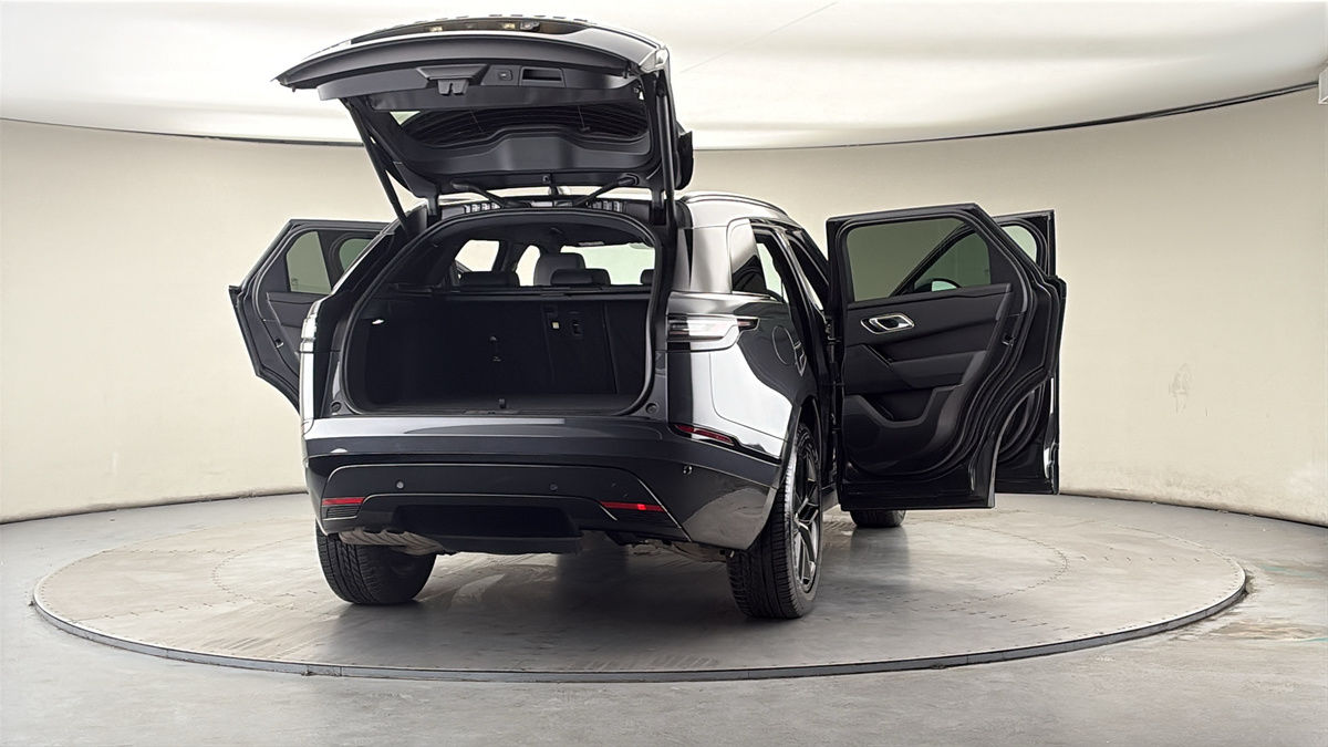 More views of Land Rover Range Rover Velar