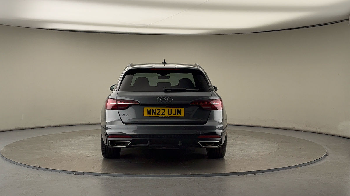 Audi A4 Avant Image 4