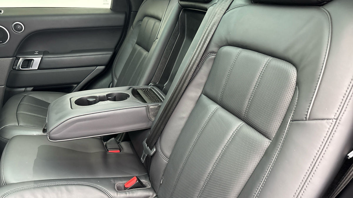 Land Rover Range Rover Sport Image 9