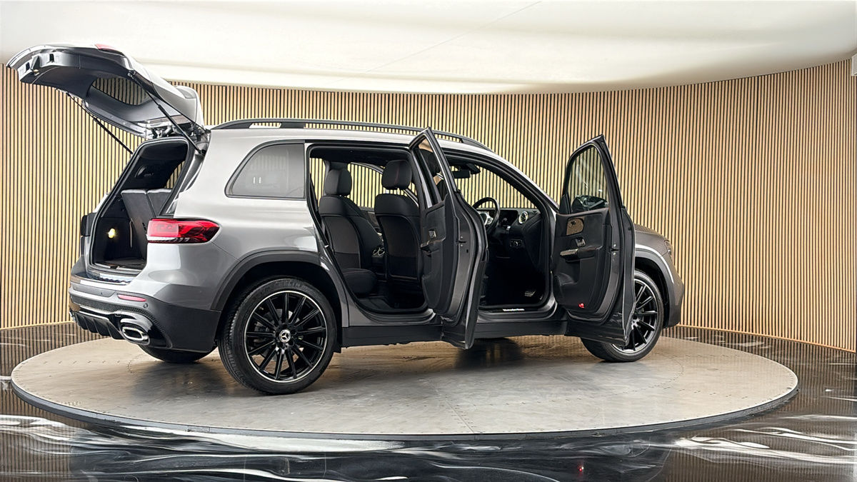 More views of Mercedes-Benz GLB