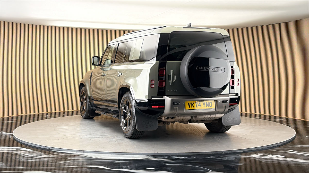 More views of Land Rover Defender 110