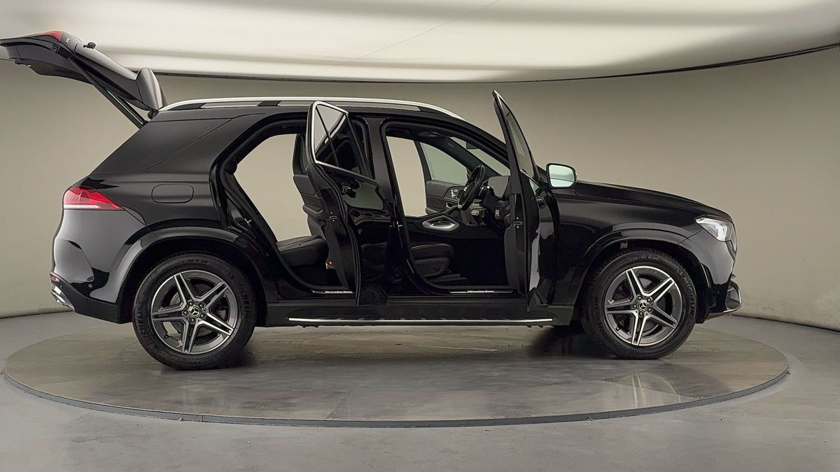 More views of Mercedes-Benz GLE
