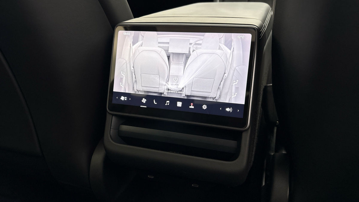 Tesla Model Y Image 25