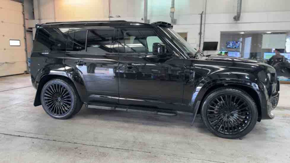 More views of Land Rover Defender 110