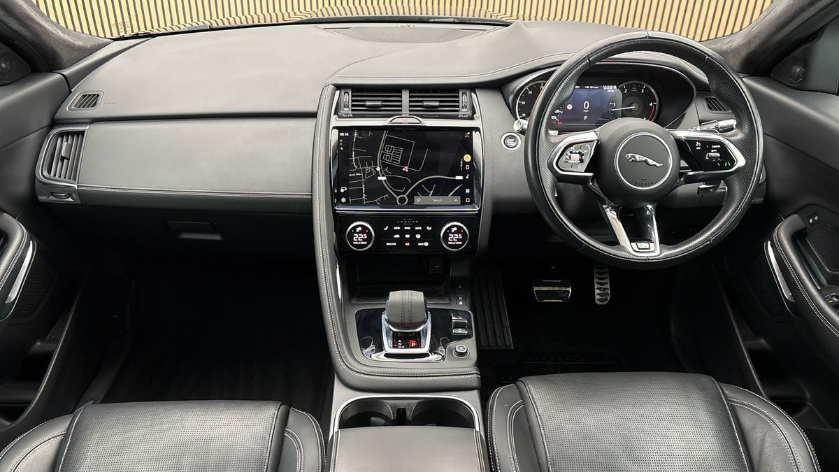 Jaguar E-PACE Image 12