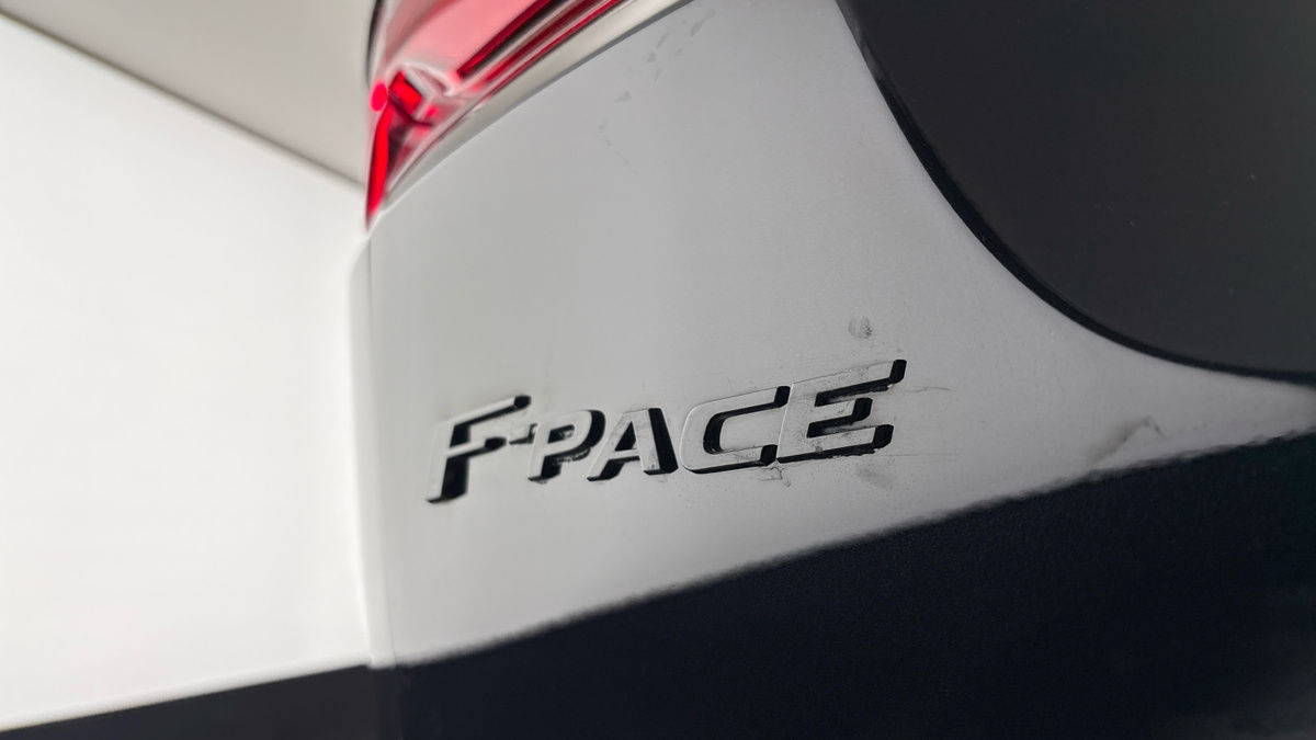 Jaguar F-PACE Image 41