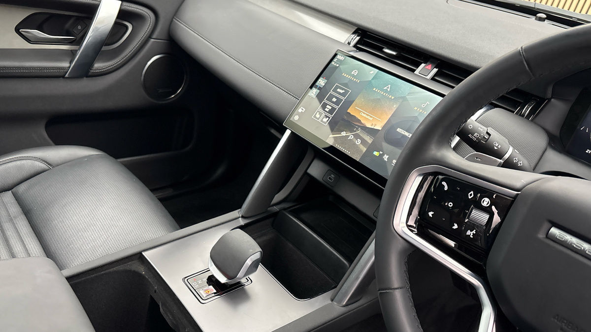 Land Rover Discovery Sport Image 18