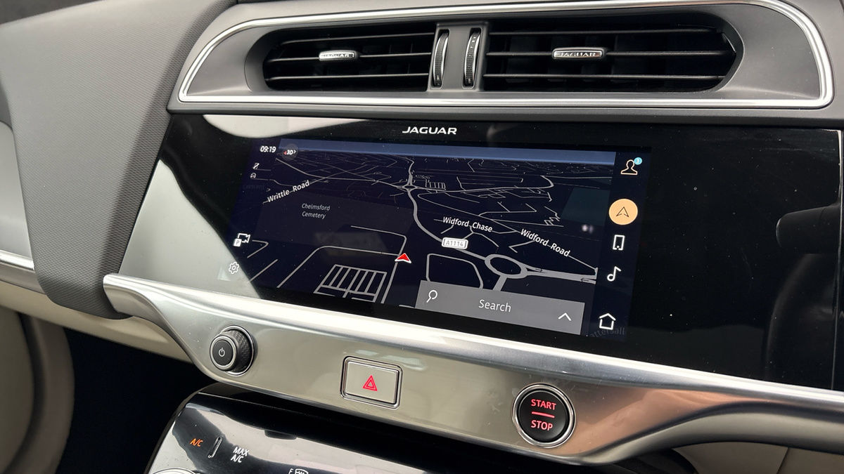 Jaguar I-PACE Image 17