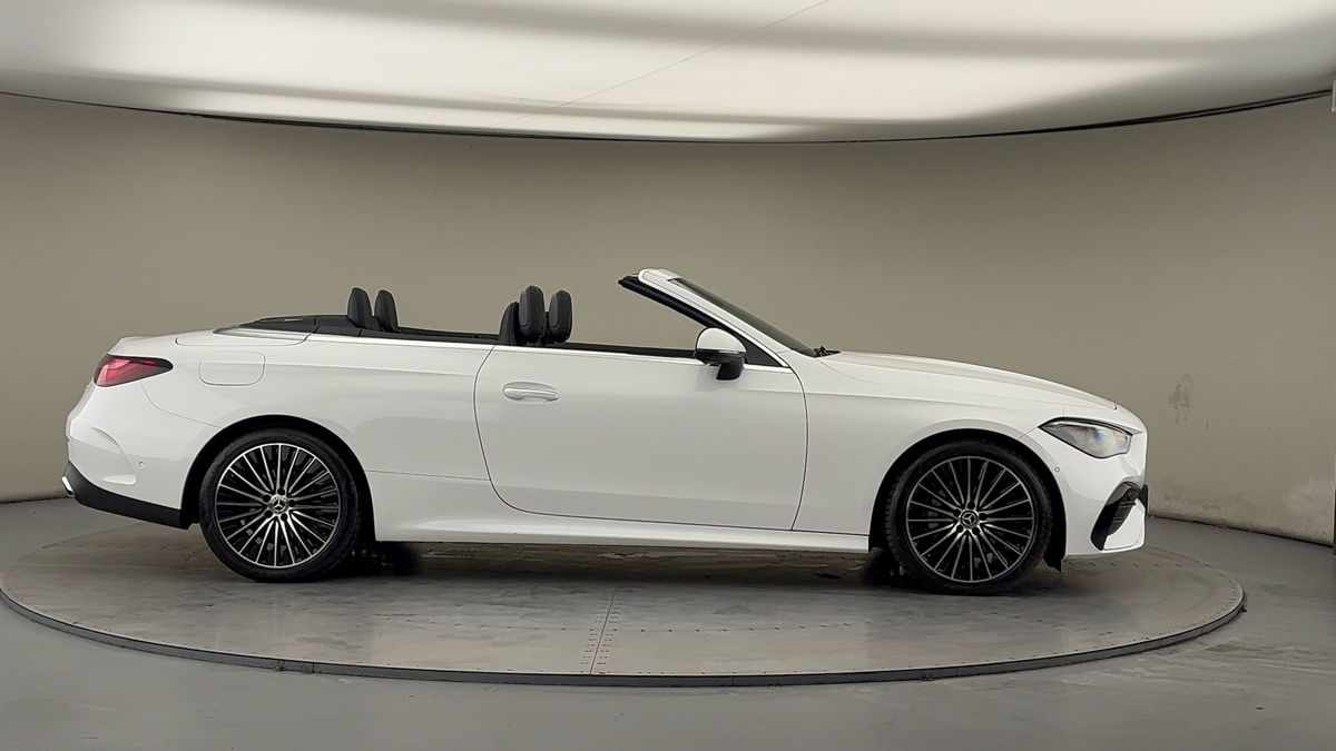 Mercedes-Benz CLE Image 16