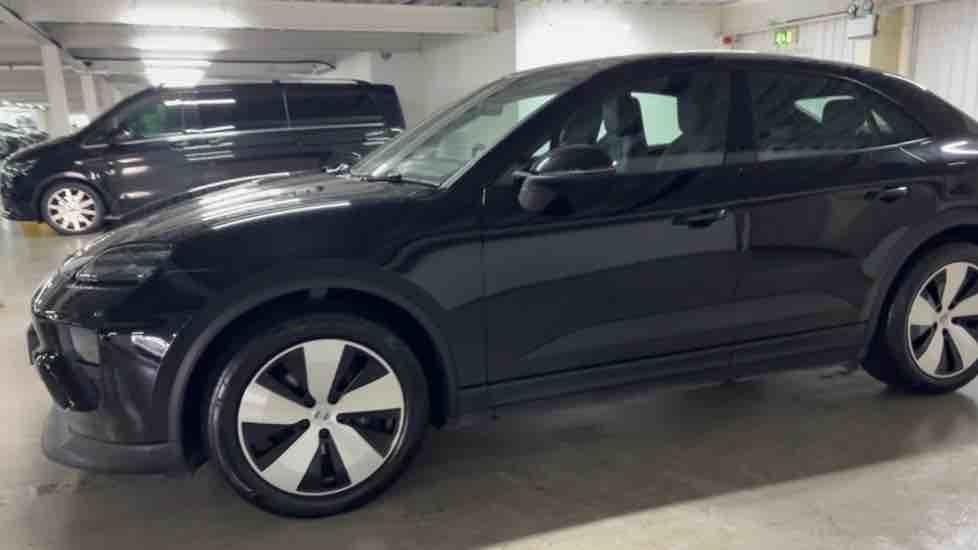 More views of Porsche Macan