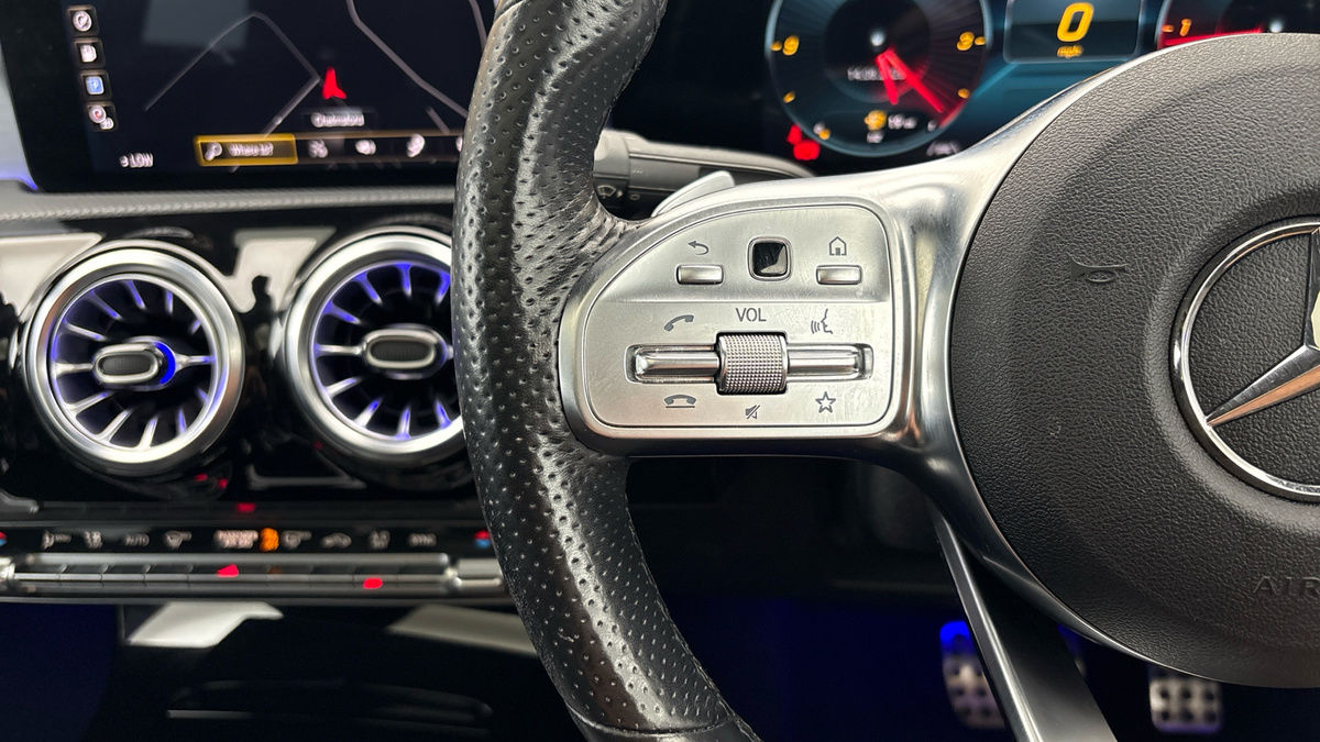 Mercedes-Benz CLA Image 13