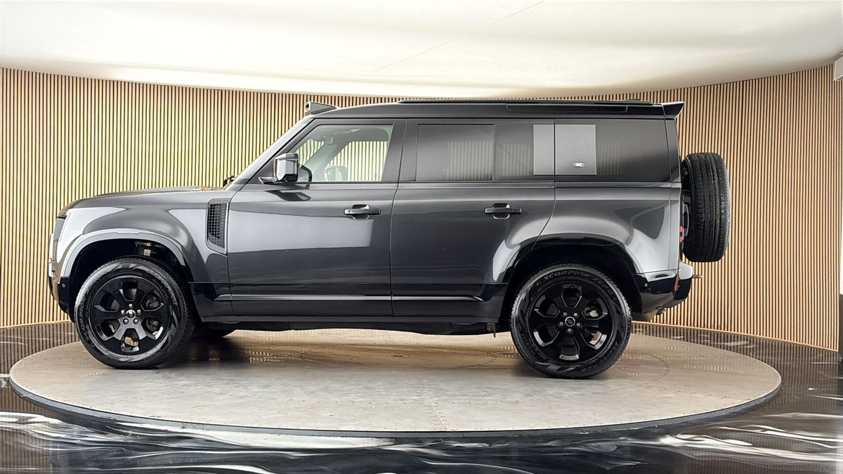 More views of Land Rover Defender 110
