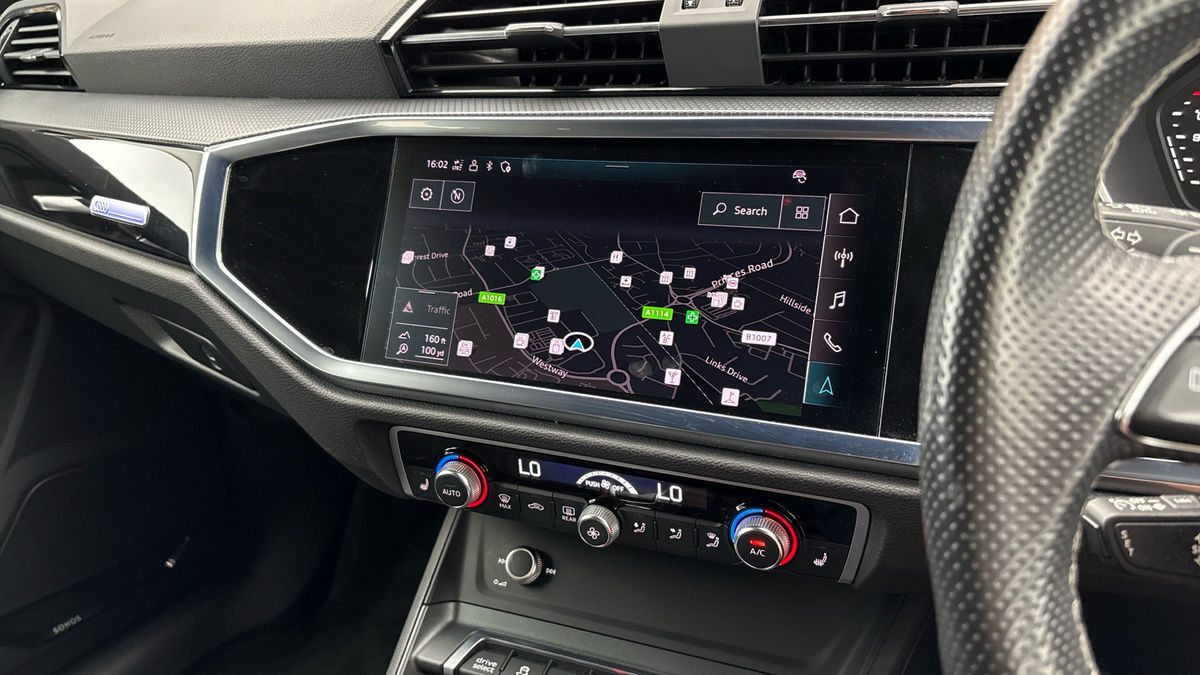 Audi Q3 Image 32