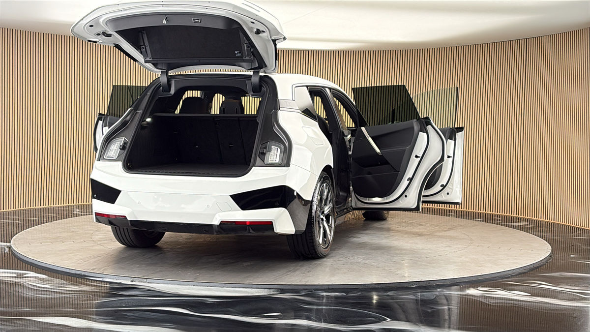 More views of BMW iX