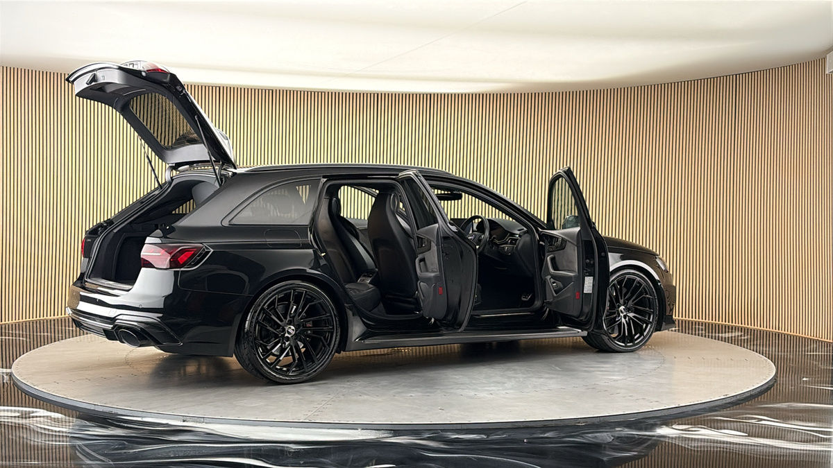 More views of Audi RS4 Avant