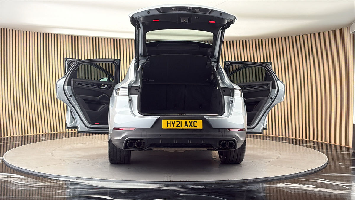 More views of Porsche Cayenne