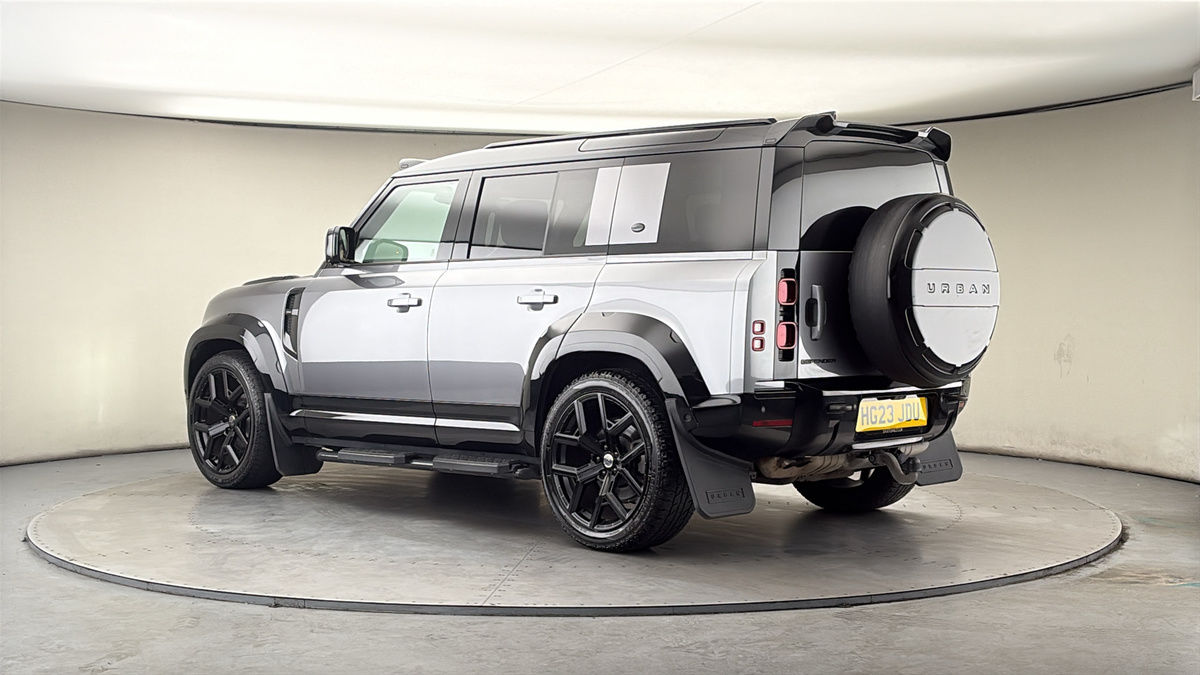 More views of Land Rover Defender 110