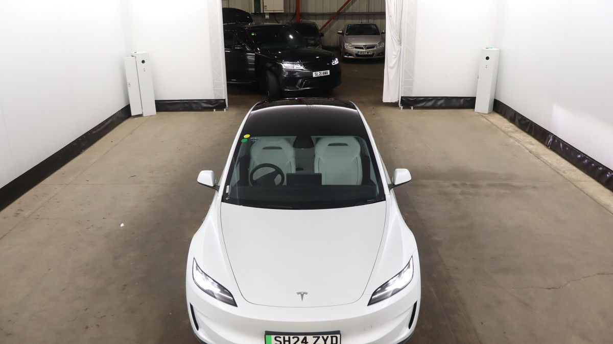 Tesla Model 3 Image 7
