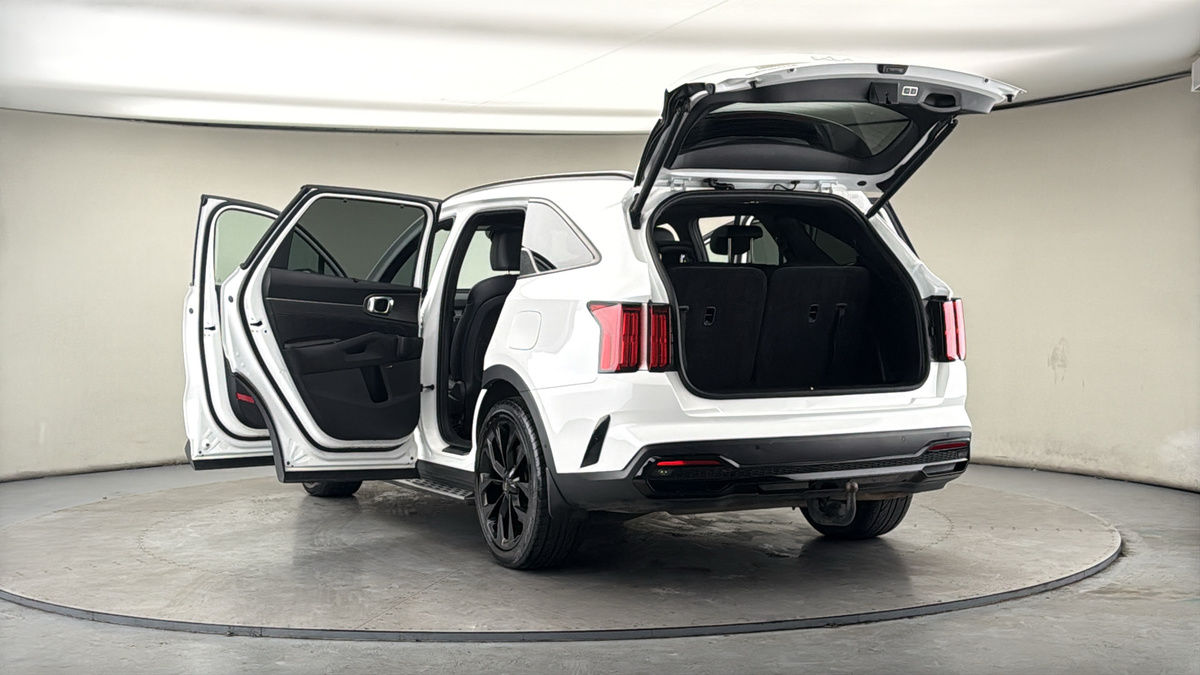 More views of Kia Sorento