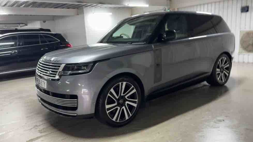 More views of Land Rover Range Rover