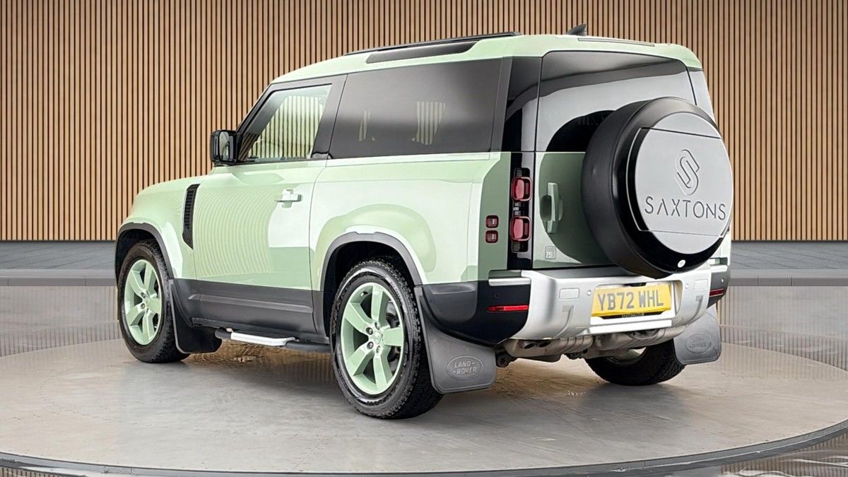 Land Rover Defender 90 Image 2