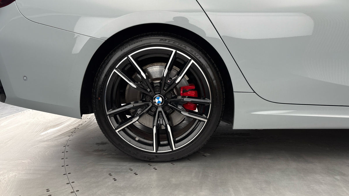 BMW 3 Series Image 10