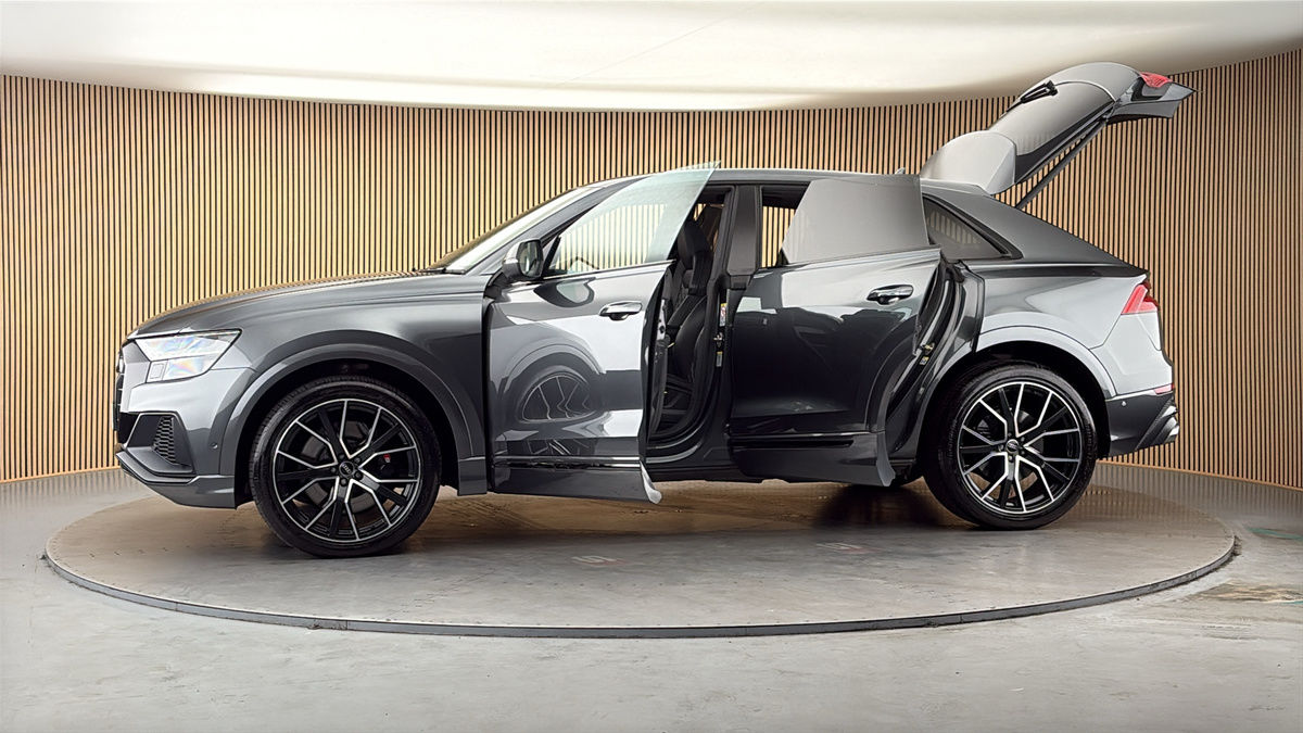 More views of Audi SQ8
