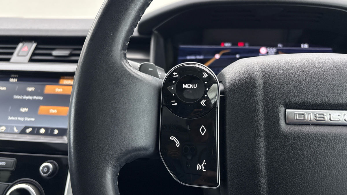 Land Rover Discovery Image 13