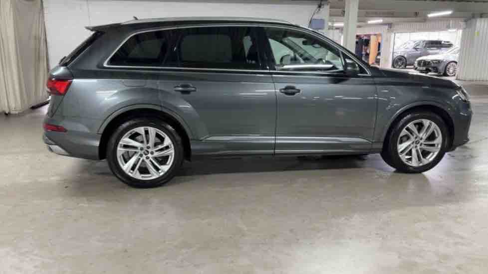 More views of Audi Q7
