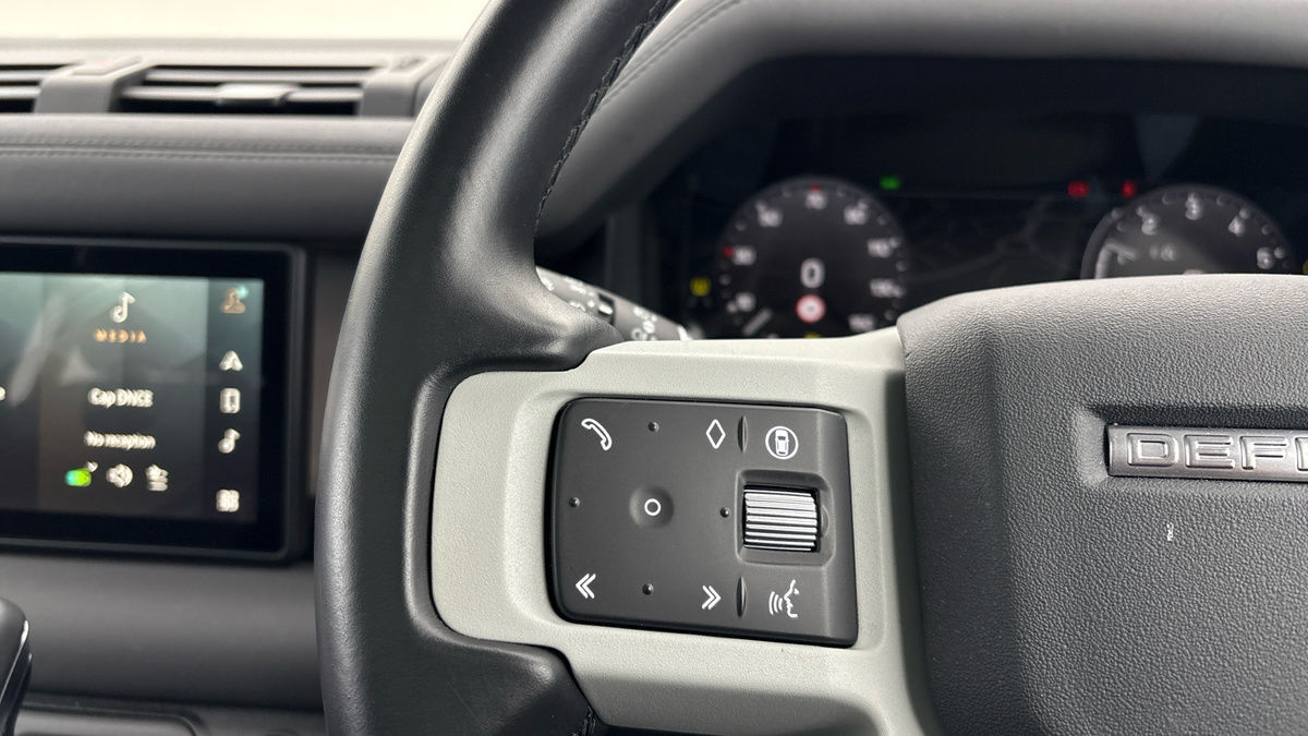 Land Rover Defender 110 Urban Image 13