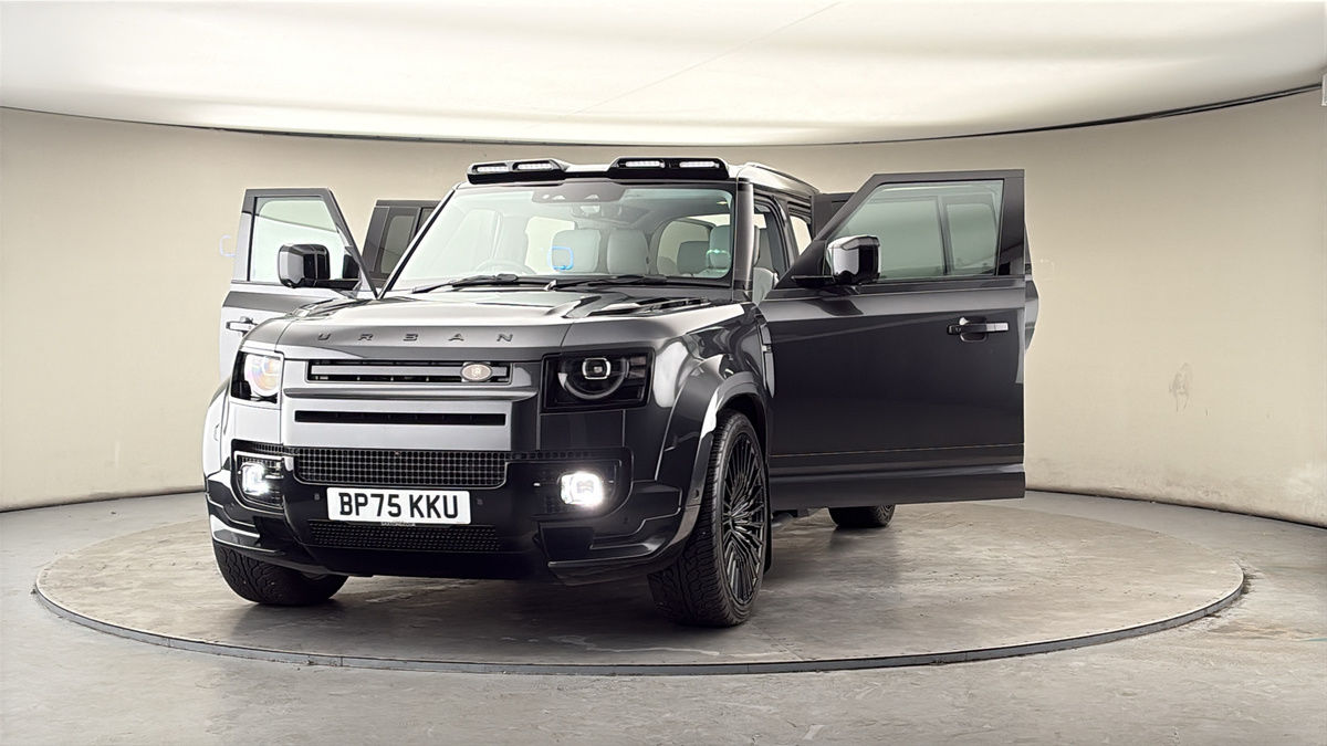 More views of Land Rover Defender 110