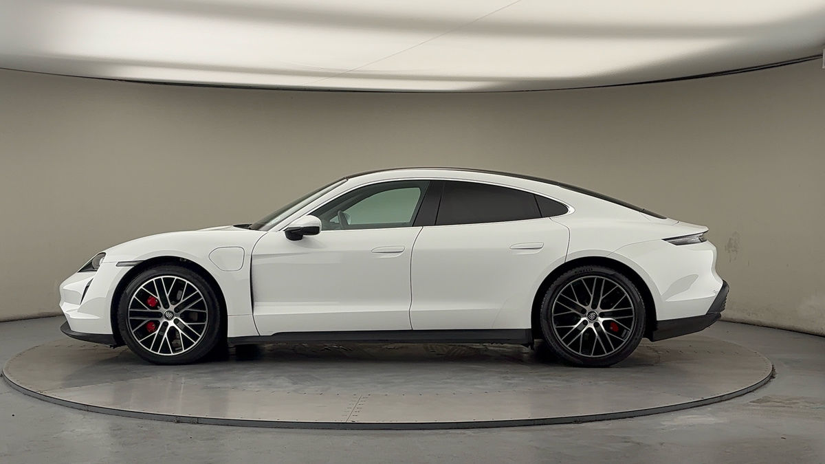 Porsche Taycan Image 15