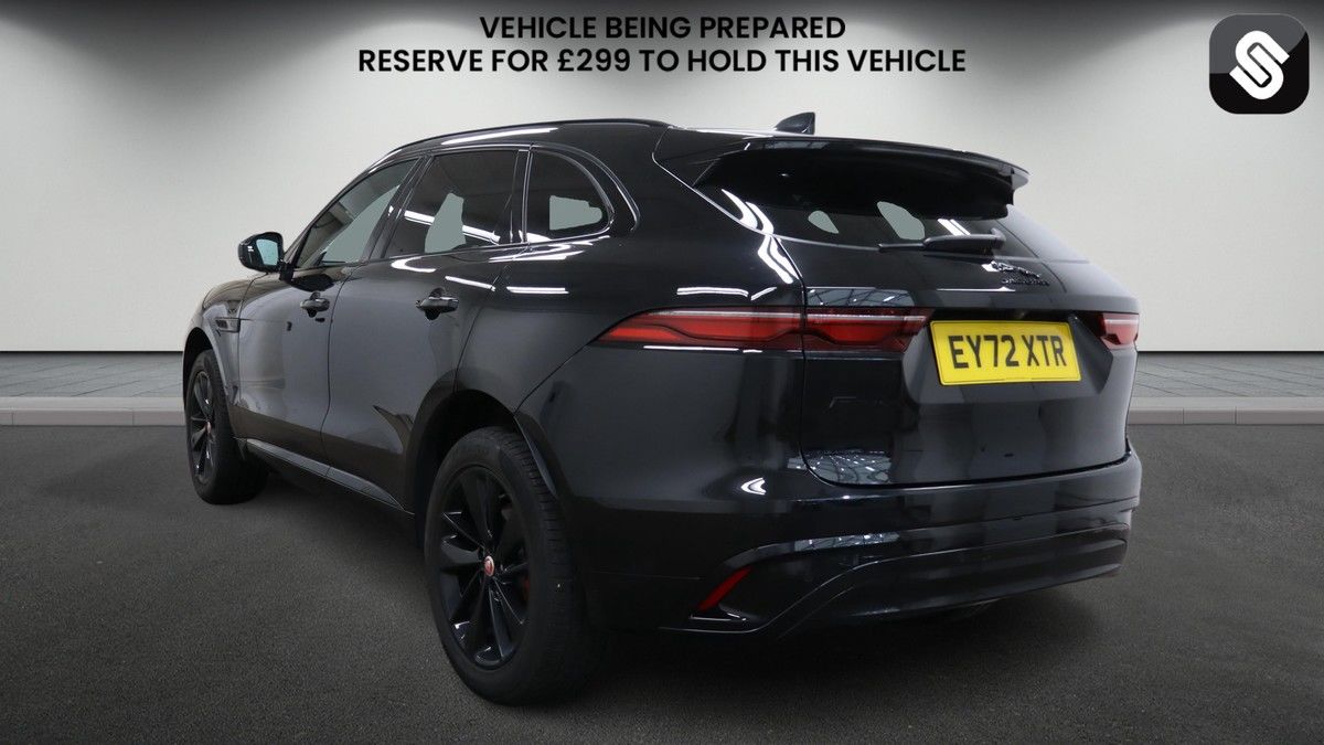 Jaguar F-PACE Image 3