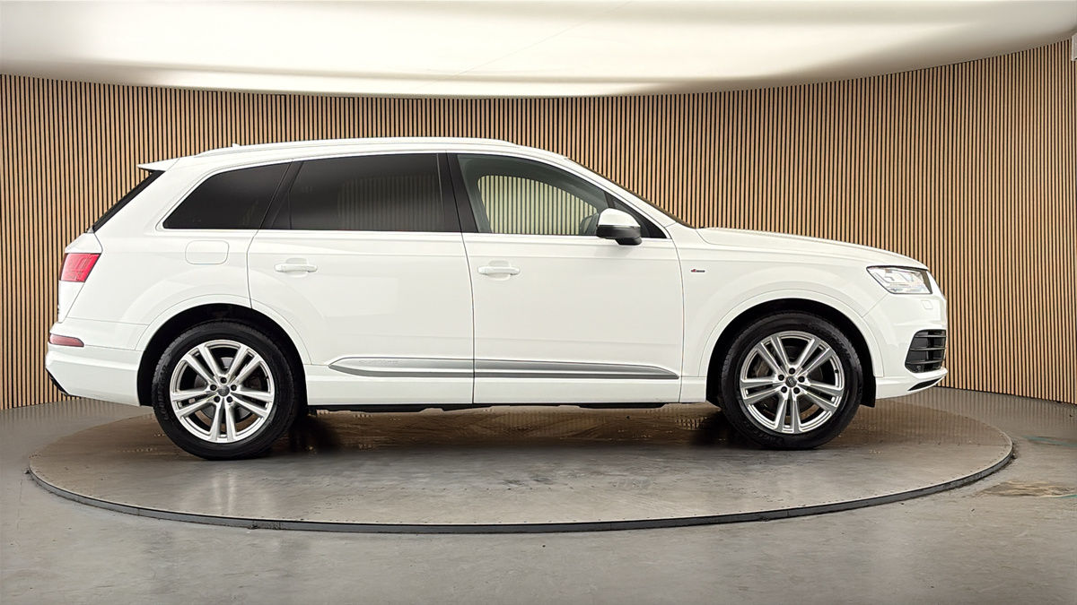 Audi Q7 Image 16