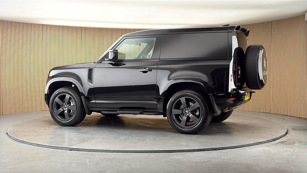 More views of Land Rover Defender 90
