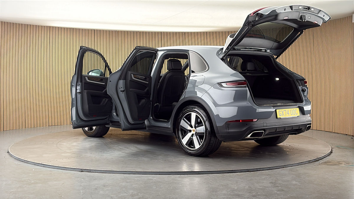 More views of Porsche Cayenne