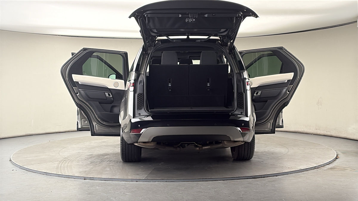 More views of Land Rover Discovery