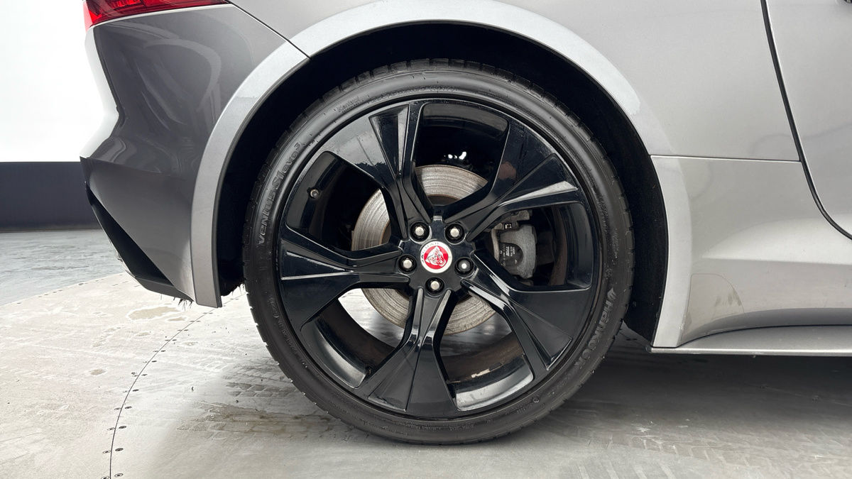 Jaguar F-Type Image 10