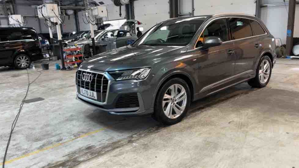 More views of Audi Q7