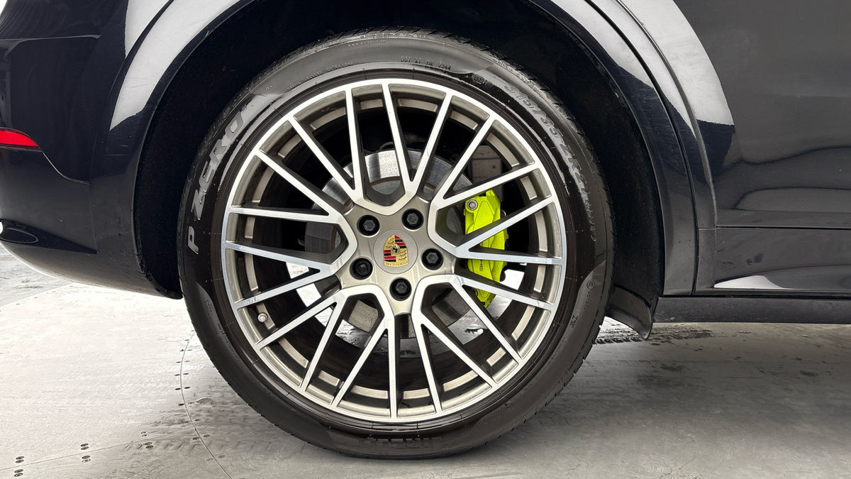 Porsche Cayenne Image 10