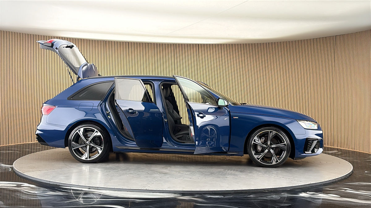 More views of Audi A4 Avant