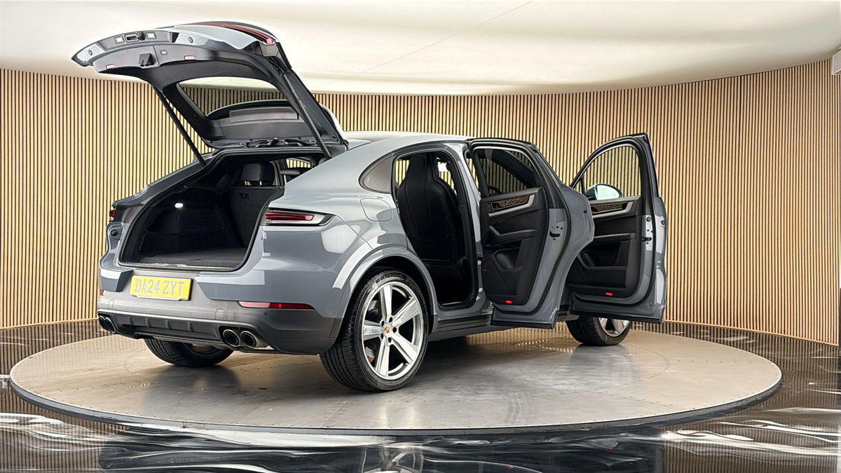 More views of Porsche Cayenne