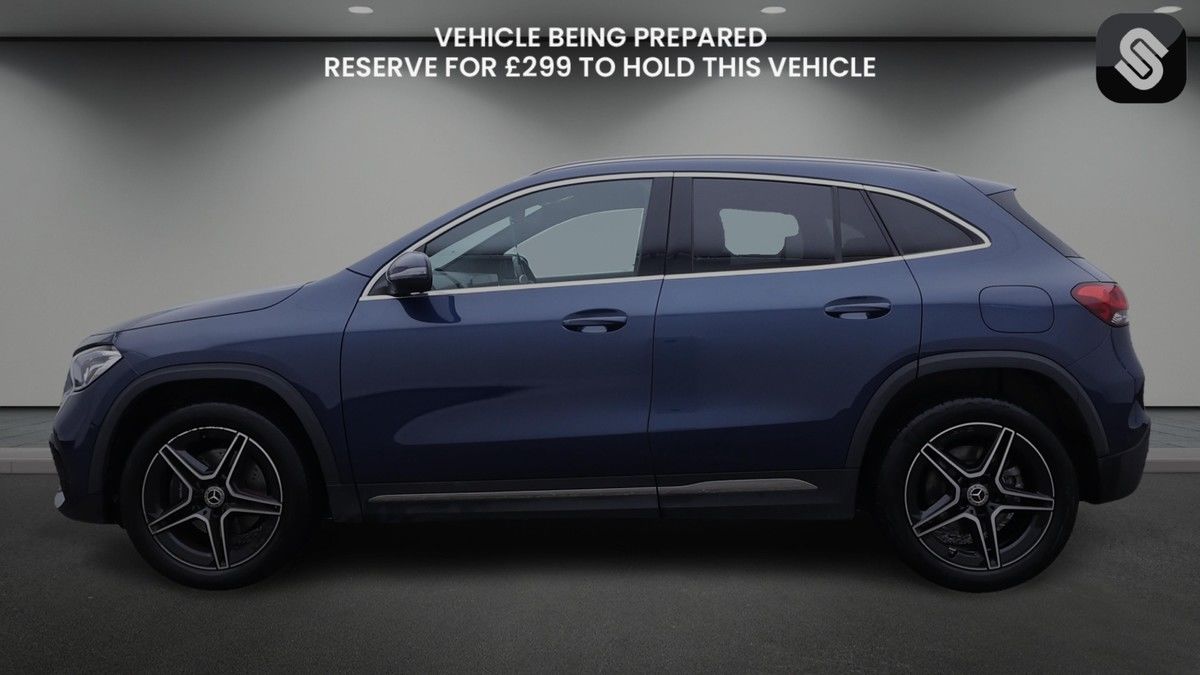 Mercedes-Benz GLA Image 6