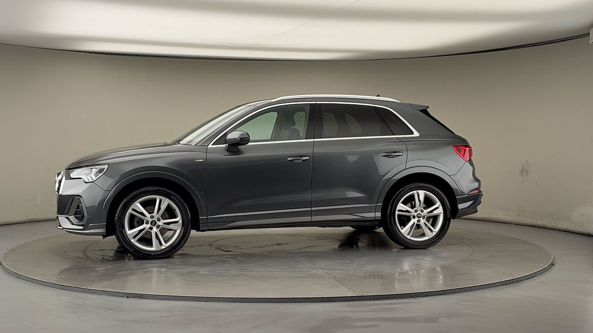 More views of Audi Q3