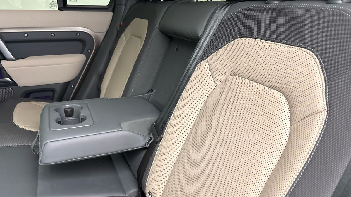 Land Rover Defender 110 Urban Image 9